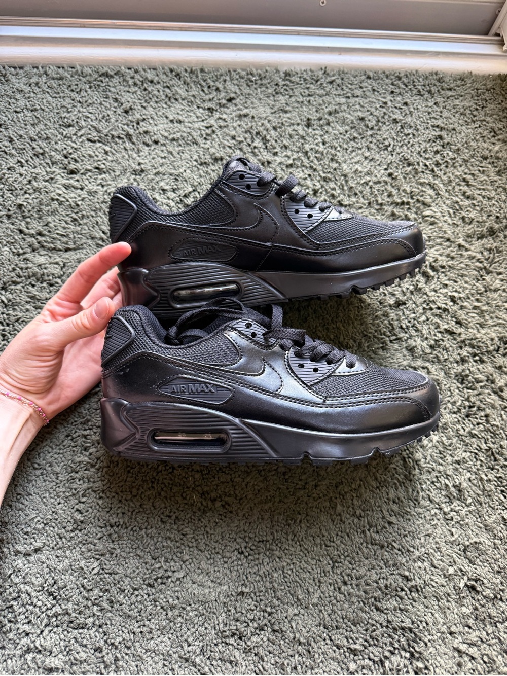 Men’s Black Tennis Shoes -Size 7